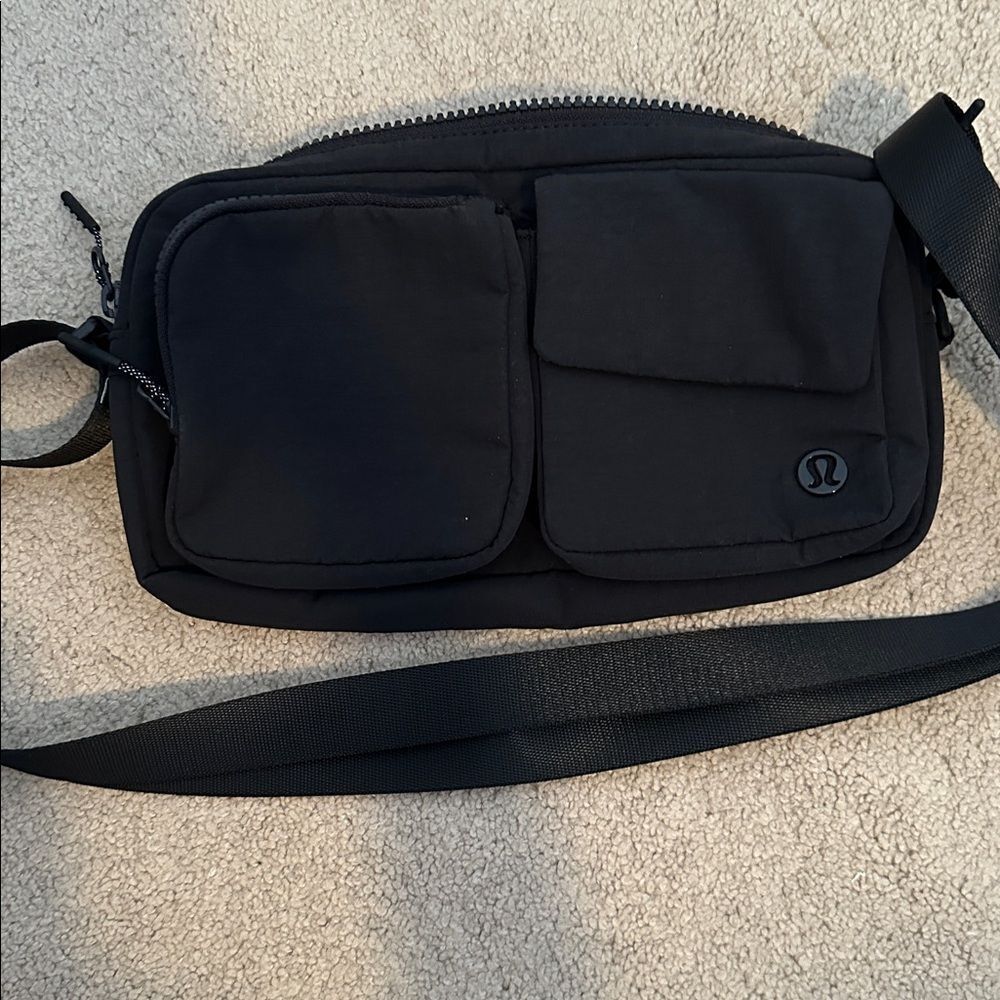 New Lululemon utility belt bag black - Picture 4 of 4